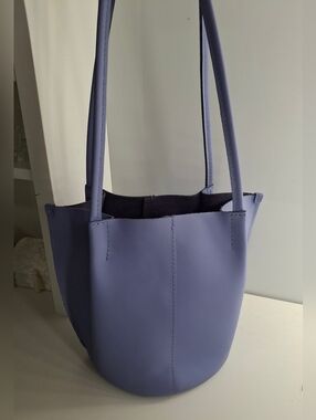 Portland Leather Devan Bag NWOT Periwinkle